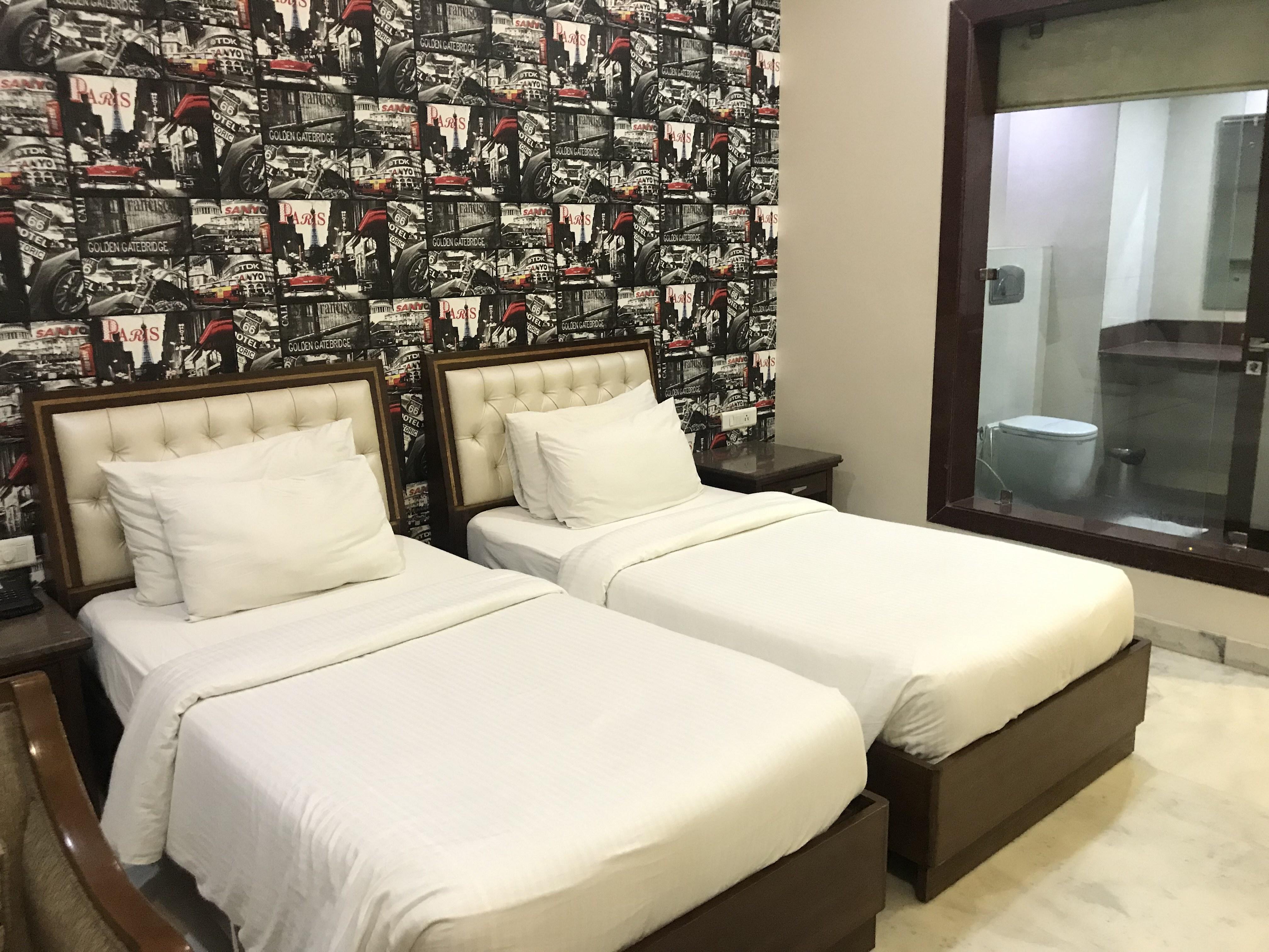 Hotel Leela Grande Karnāl Buitenkant foto