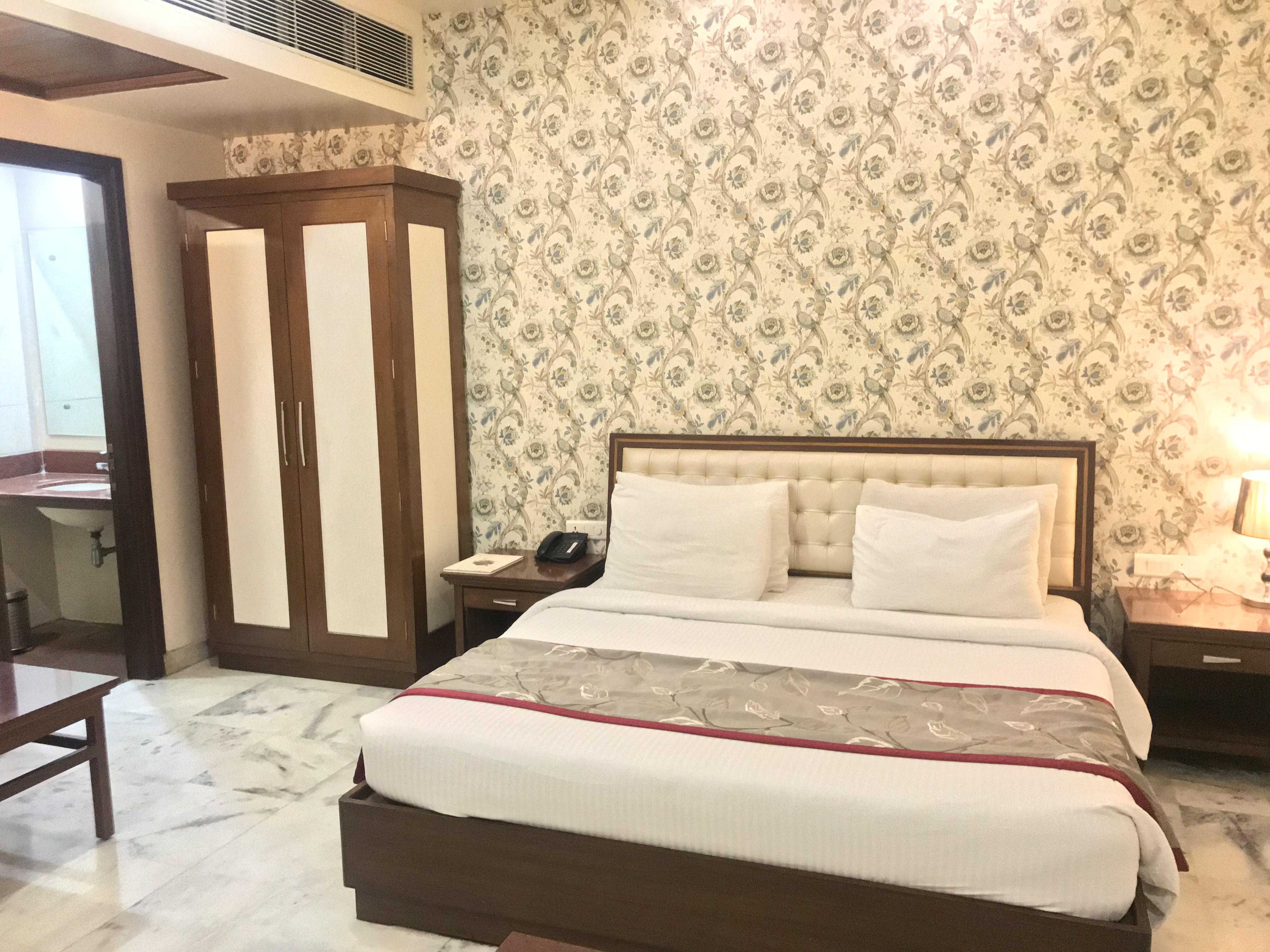Hotel Leela Grande Karnāl Buitenkant foto
