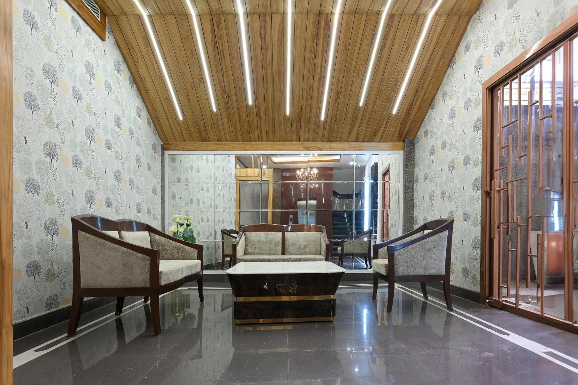 Hotel Leela Grande Karnāl Buitenkant foto