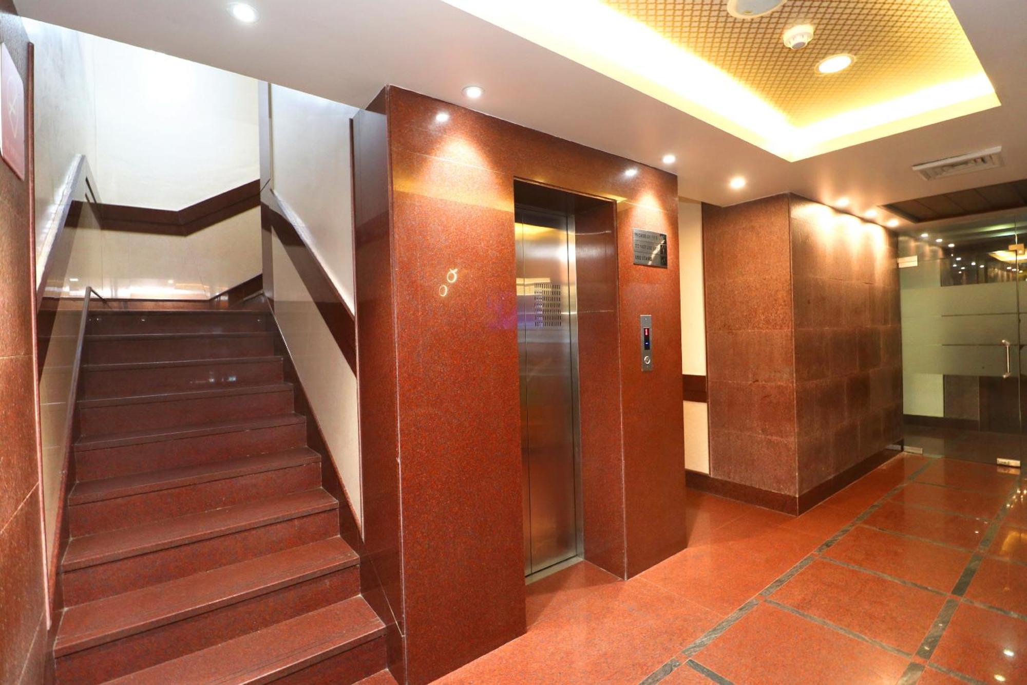 Hotel Leela Grande Karnāl Buitenkant foto