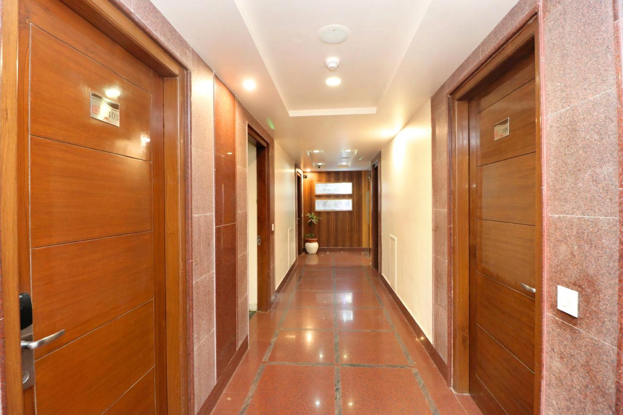 Hotel Leela Grande Karnāl Buitenkant foto