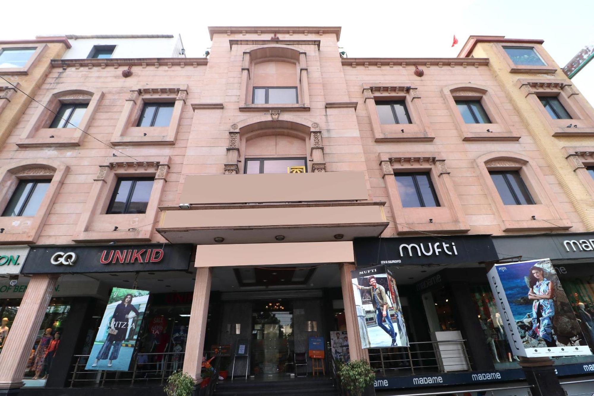 Hotel Leela Grande Karnāl Buitenkant foto