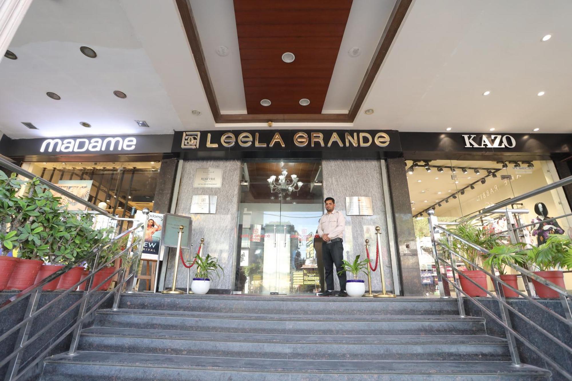 Hotel Leela Grande Karnāl Buitenkant foto