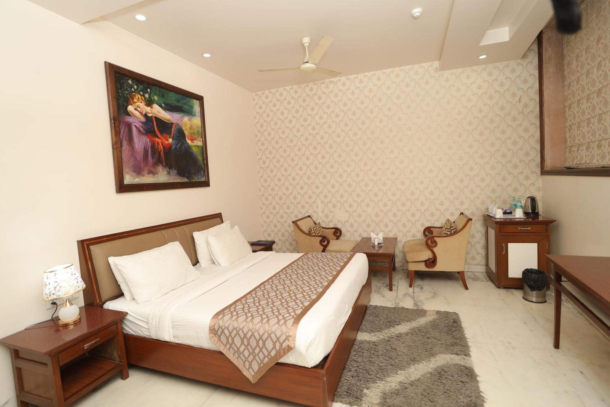 Hotel Leela Grande Karnāl Buitenkant foto