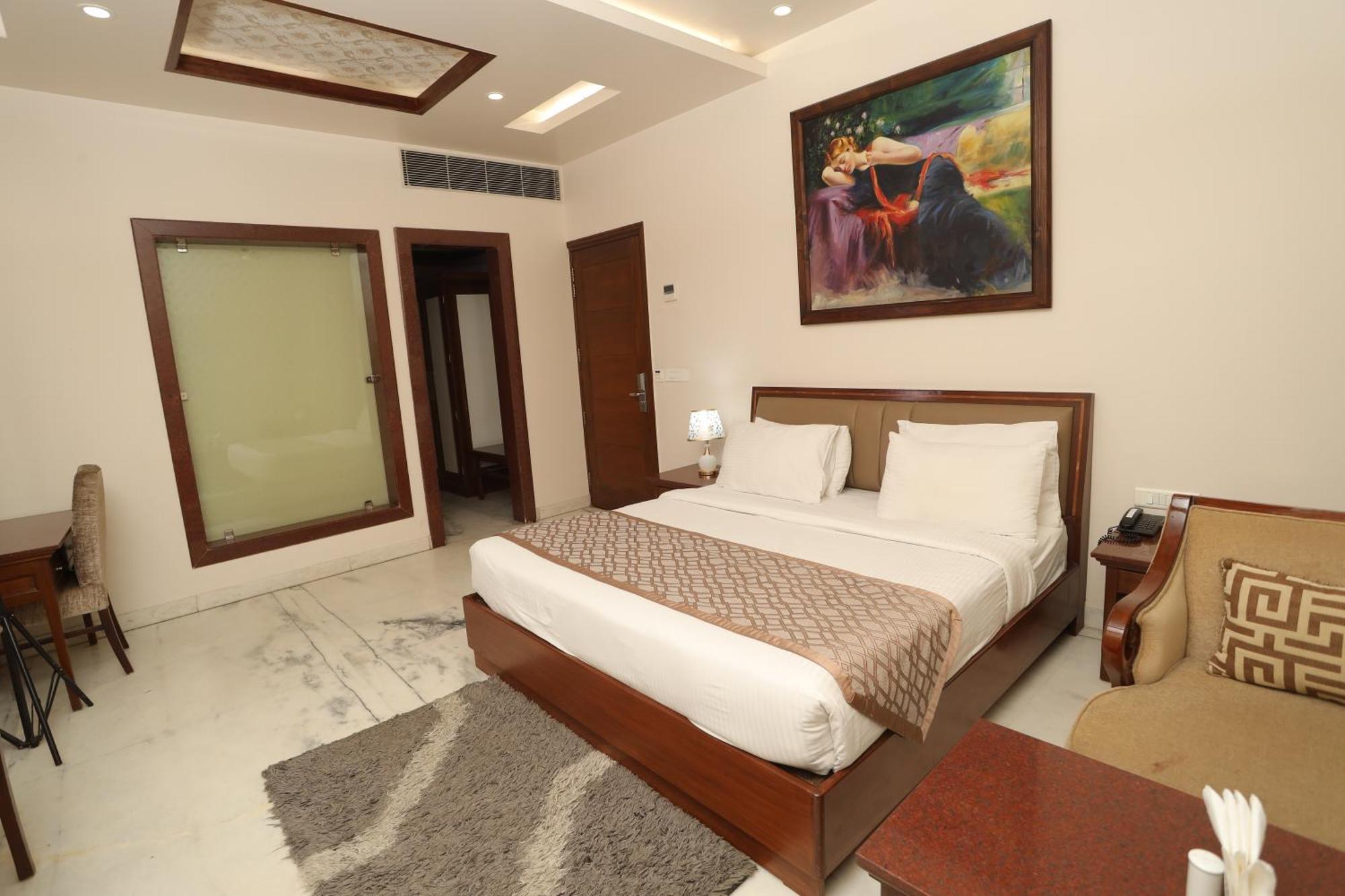 Hotel Leela Grande Karnāl Buitenkant foto
